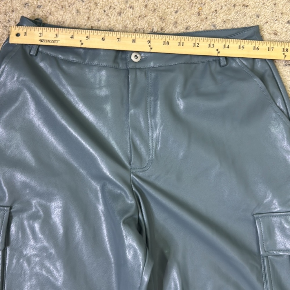 Anthropologie Avec Les Filles Vegan Leather Cargo pants size large - Picture 3 of 9